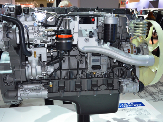 Iveco_Cursor_13_engine_+_6_in-line_cylinders._Spielvogel_3